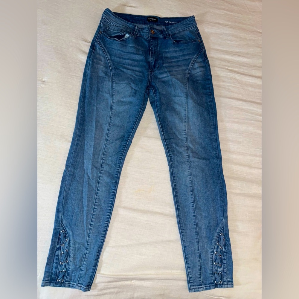 Bebe Light Wash High Rise Skinny Jeans Size 31